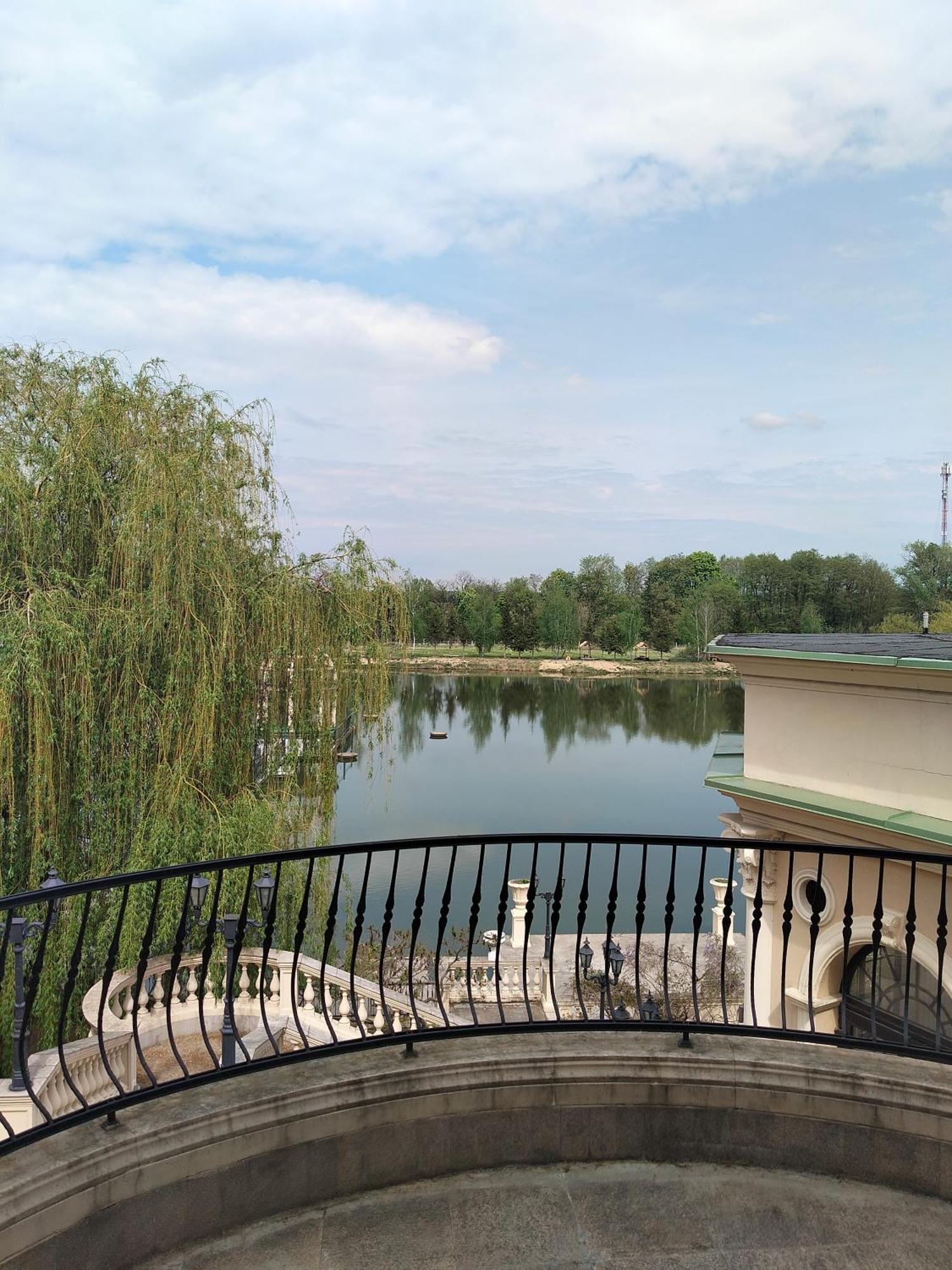 Hotel Venecia Palace Michałowice エクステリア 写真