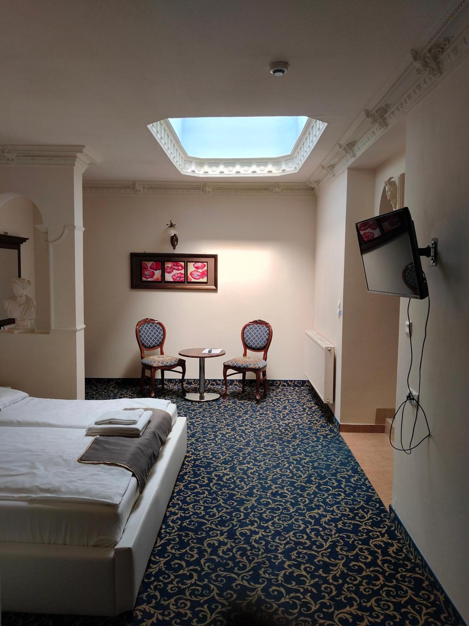 Hotel Venecia Palace Michałowice エクステリア 写真
