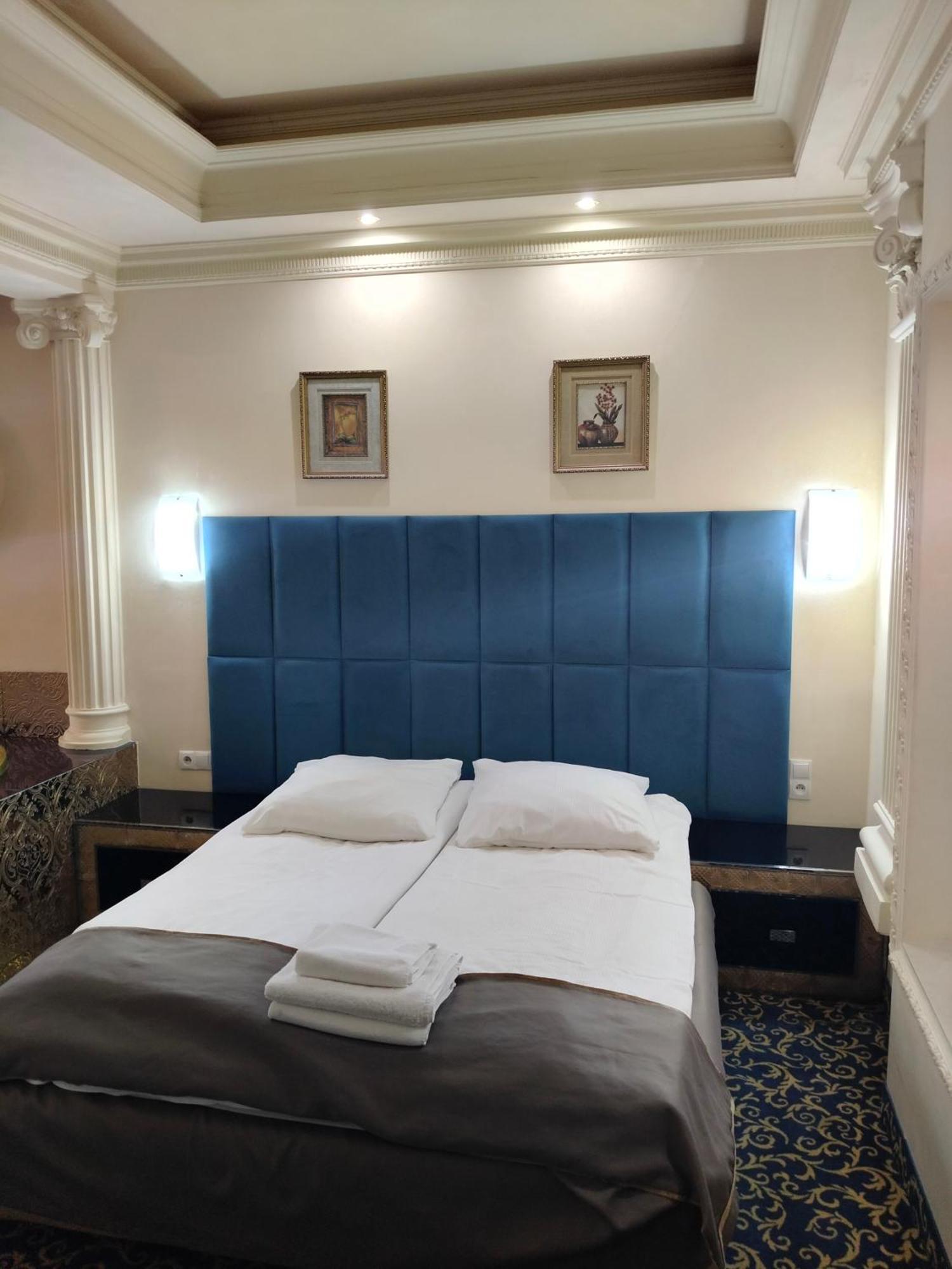 Hotel Venecia Palace Michałowice エクステリア 写真